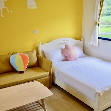 Blue And White Style Holiday B&B Guanshan Exteriör bild